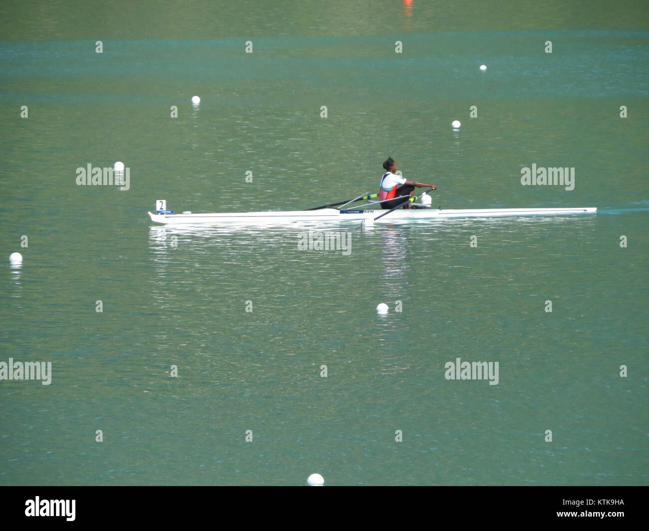 Dieses Bild fängt einen Moment der Aviron Ruderweltmeisterschaft 2015 ein und zeigt die Intensität des Wettbewerbs. Stockfoto