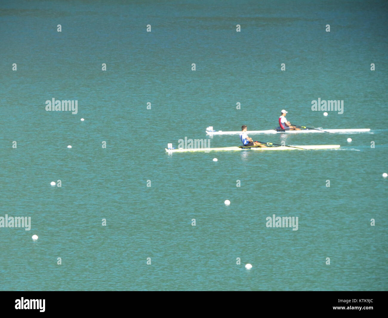 Die Aviron-Weltmeisterschaft 2015 war ein prestigeträchtiger Ruderwettbewerb, der 2015 ausgetragen wurde. Athleten aus der ganzen Welt trafen sich, um an verschiedenen Ruderveranstaltungen teilzunehmen, wobei sie hochkarätiges Rudertalent und sportliches Können demonstrierten. Stockfoto