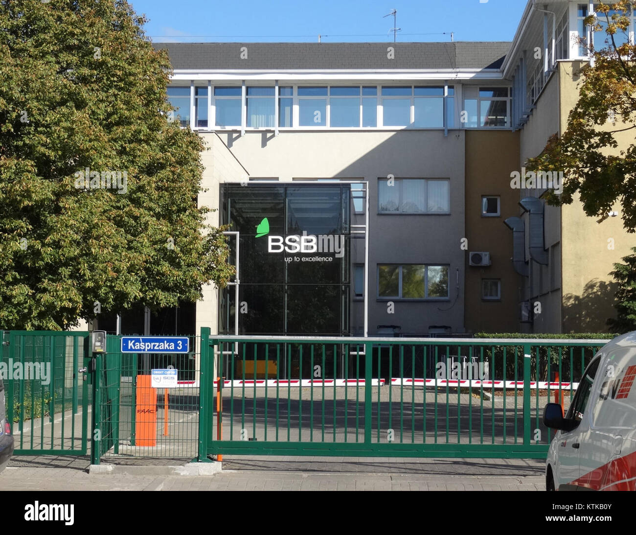 BDG BSB 1 10 aus dem Jahr 2015 ist ein Gebäude- oder Architekturprojekt, das moderne Designprinzipien widerspiegelt und die innovative Nutzung von Raum und Materialien im zeitgenössischen Bauwesen demonstriert. Stockfoto