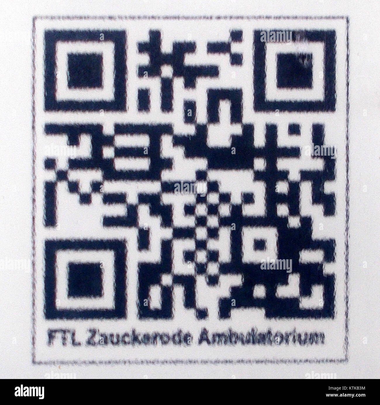 Beispiel QR-Code ist ein Beispiel-QR-Code, ein zweidimensionaler Barcode, der Informationen wie URLs, Text oder Kontaktdaten speichert. Es wird häufig für den einfachen Zugriff auf digitale Inhalte oder Dienste über Smartphones verwendet. Stockfoto