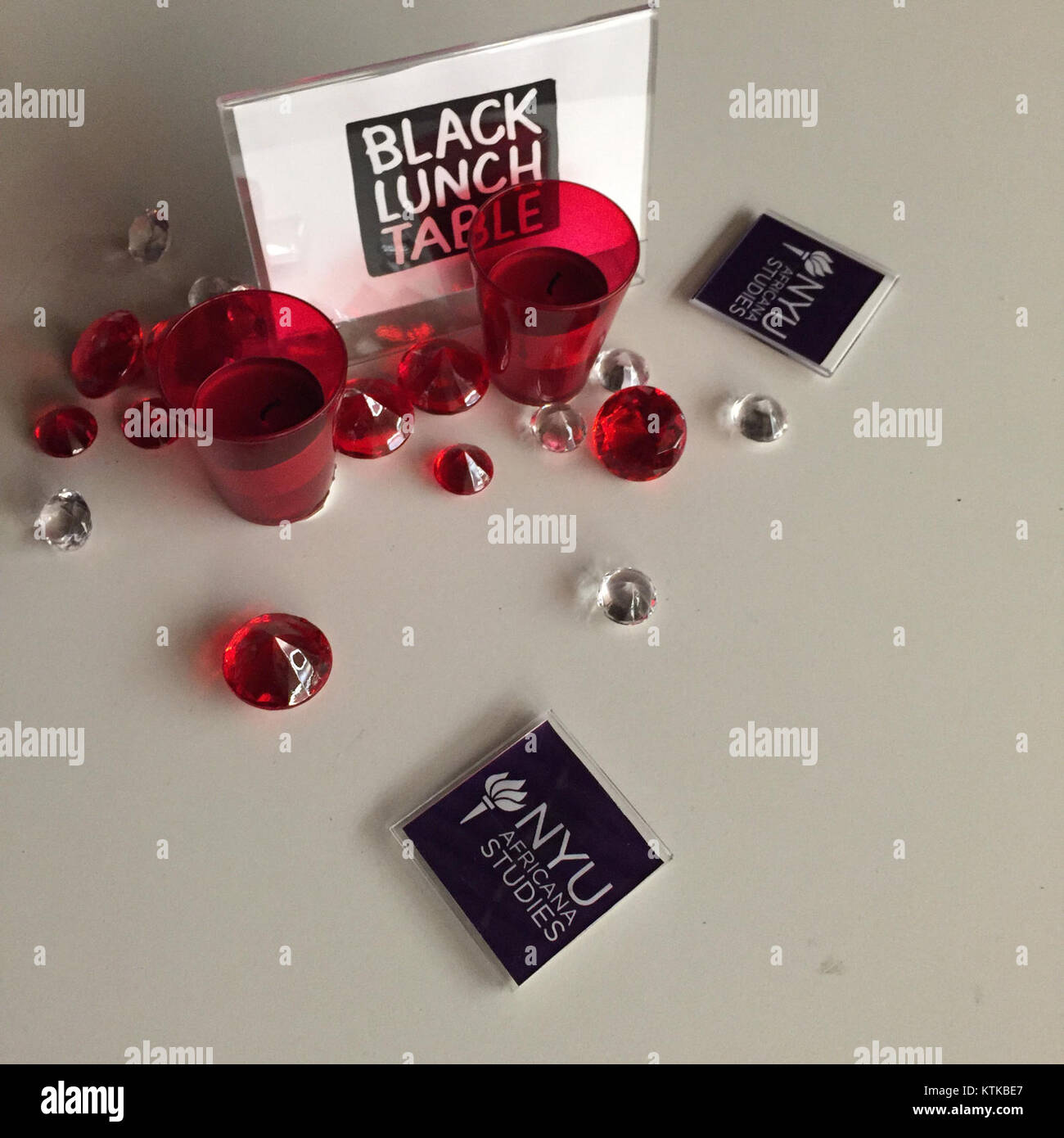 Eine Veranstaltung im Museum of Modern Art (MoMA) in New York City anlässlich des 55. Geburtstages von Jean-Michel Basquiat. Das Treffen konzentrierte sich auf die Bearbeitung und Verbesserung von Wikipedia-Artikeln zu schwarzen Künstlern und die Förderung des kulturellen Bewusstseins und der Bildung. Stockfoto