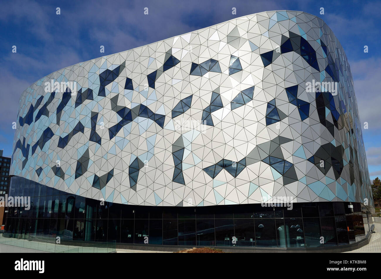 Das Bergeron Centre for Engineering Excellence an der York University in Toronto, Kanada, ist eine hochmoderne Einrichtung, die das Wachstum der Ingenieurausbildung und -Forschung unterstützen soll. Stockfoto