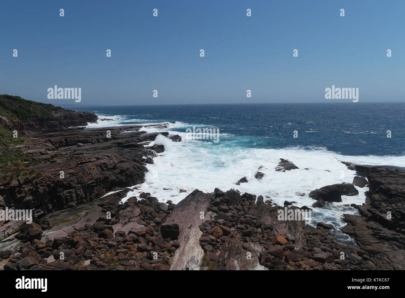 Der Ben Boyd National Park in New South Wales ist ein geschütztes Gebiet, das für seine natürliche Schönheit, seine Tierwelt und sein kulturelles Erbe bekannt ist. Der Park ist für seinen ökologischen und Erholungswert von Bedeutung. Stockfoto