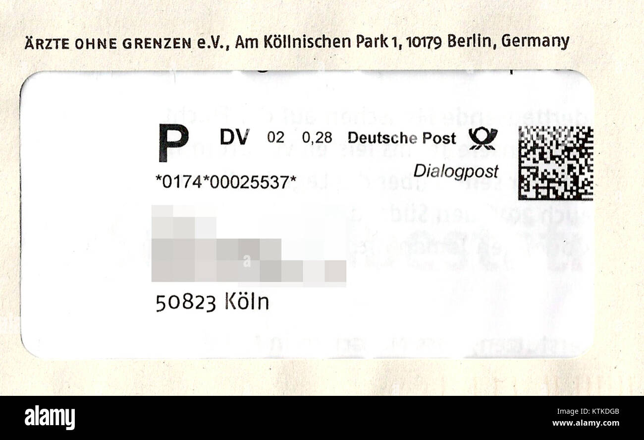 Der Fensterbriefumschlag DV Freimachung Dialogpost 2016 ist ein spezieller Umschlag für offizielle Postdienste in Deutschland. Es wird für den Versand von Postsendungen über Dialogpost verwendet, um das Postdesign in Deutschland hervorzuheben. Stockfoto