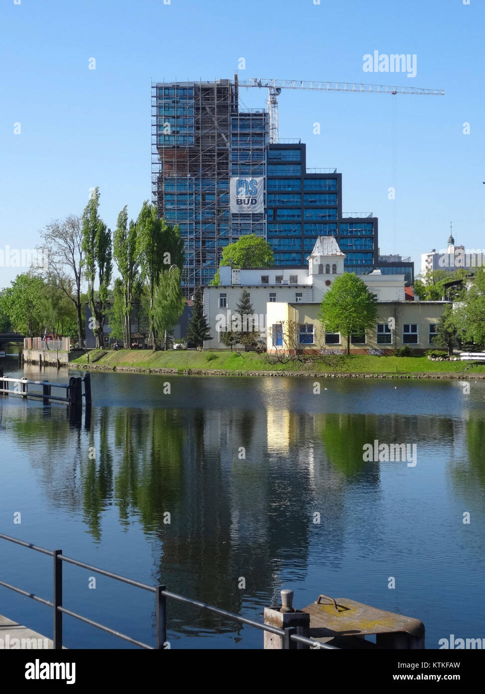 NordicHaven ist ein moderner Wohnkomplex und BDG S7 ist eines der Gebäude. Der Komplex befindet sich in einem modernen Stadtgebiet und bietet schlanke Designs und nachhaltige Wohnlösungen, die einen komfortablen Wohnbereich in einer umweltfreundlichen Umgebung bieten. Stockfoto