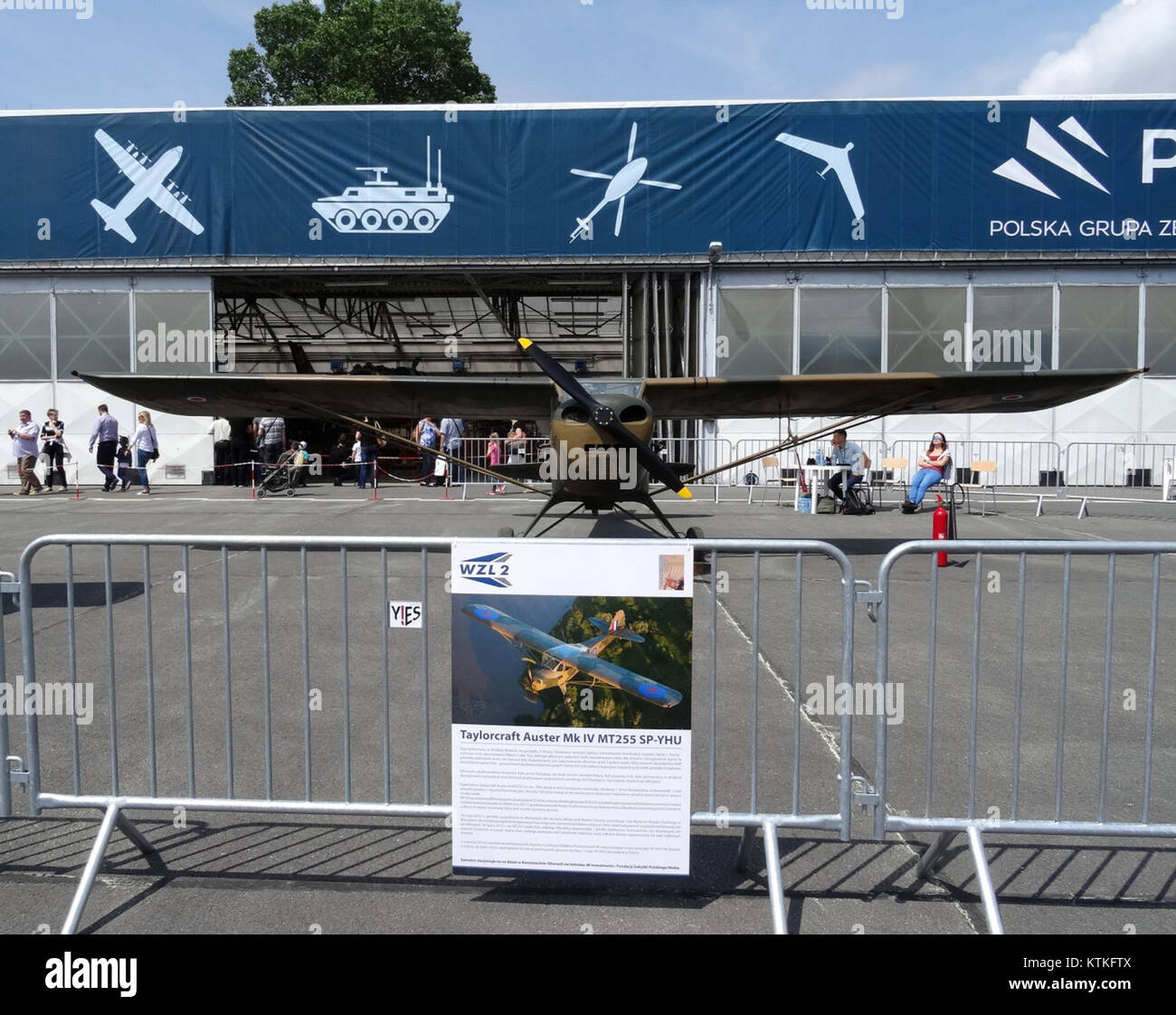 Die Auster IV-Flugzeuge auf der Air Fair 2016 am 30. Mai zeigen Vintage-Flugzeuge. Das Flugzeug, Teil der historischen Auster-Serie, ist bekannt für sein leichtes und vielseitiges Design, das häufig in der zivilen Luftfahrt verwendet wird. Stockfoto