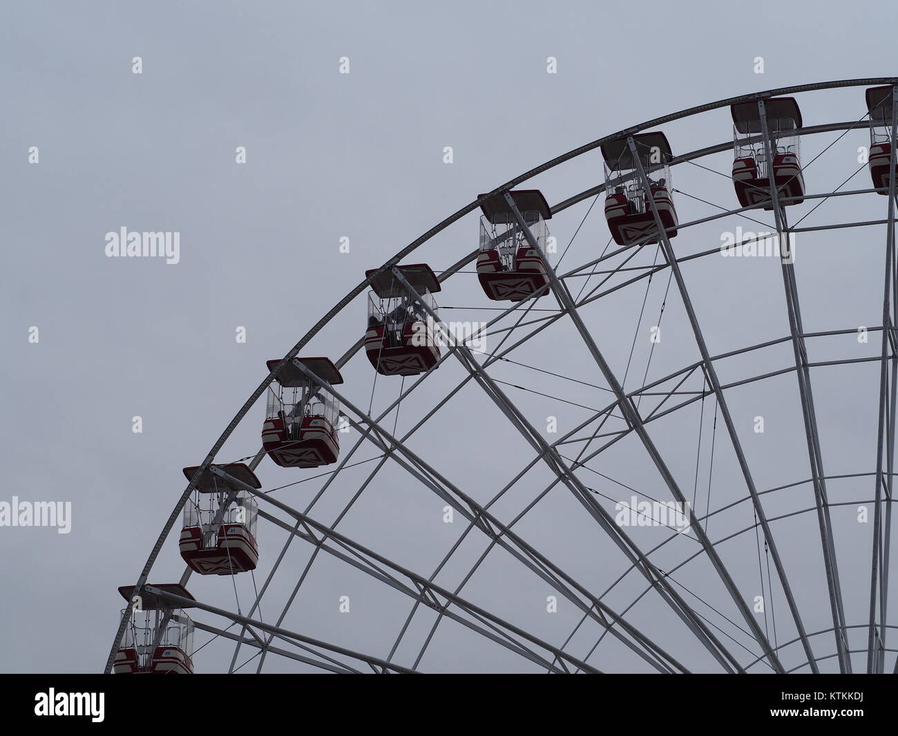 Riesenrad im Freizeitpark Stockfoto