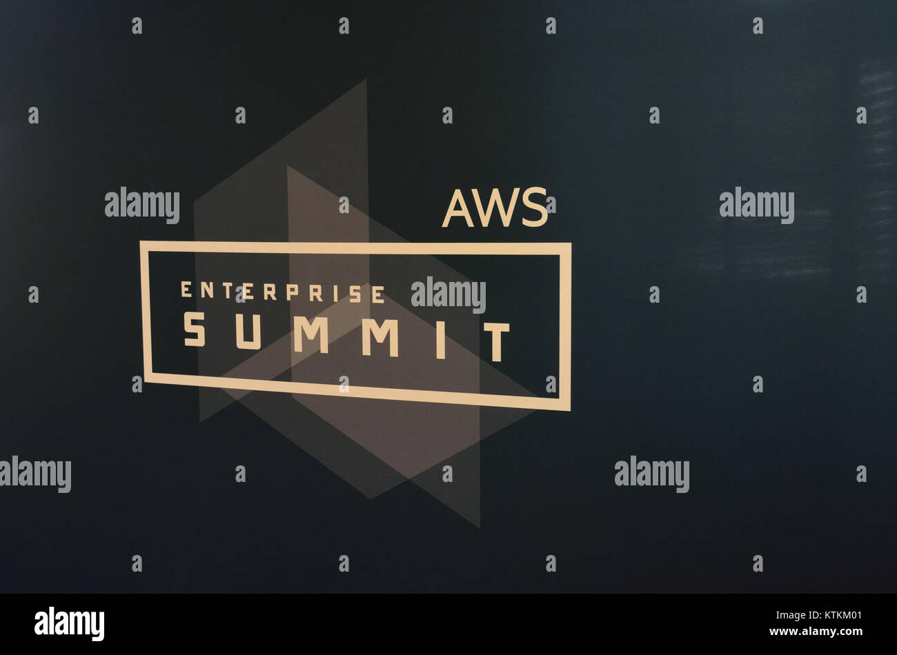 Der AWS Enterprise Summit ist eine Veranstaltung zum Thema Cloud-Computing und bietet Einblicke in Amazon Web Services (AWS) und seine Anwendungen in Lösungen, Technologien und Innovationen auf Unternehmensebene. Stockfoto