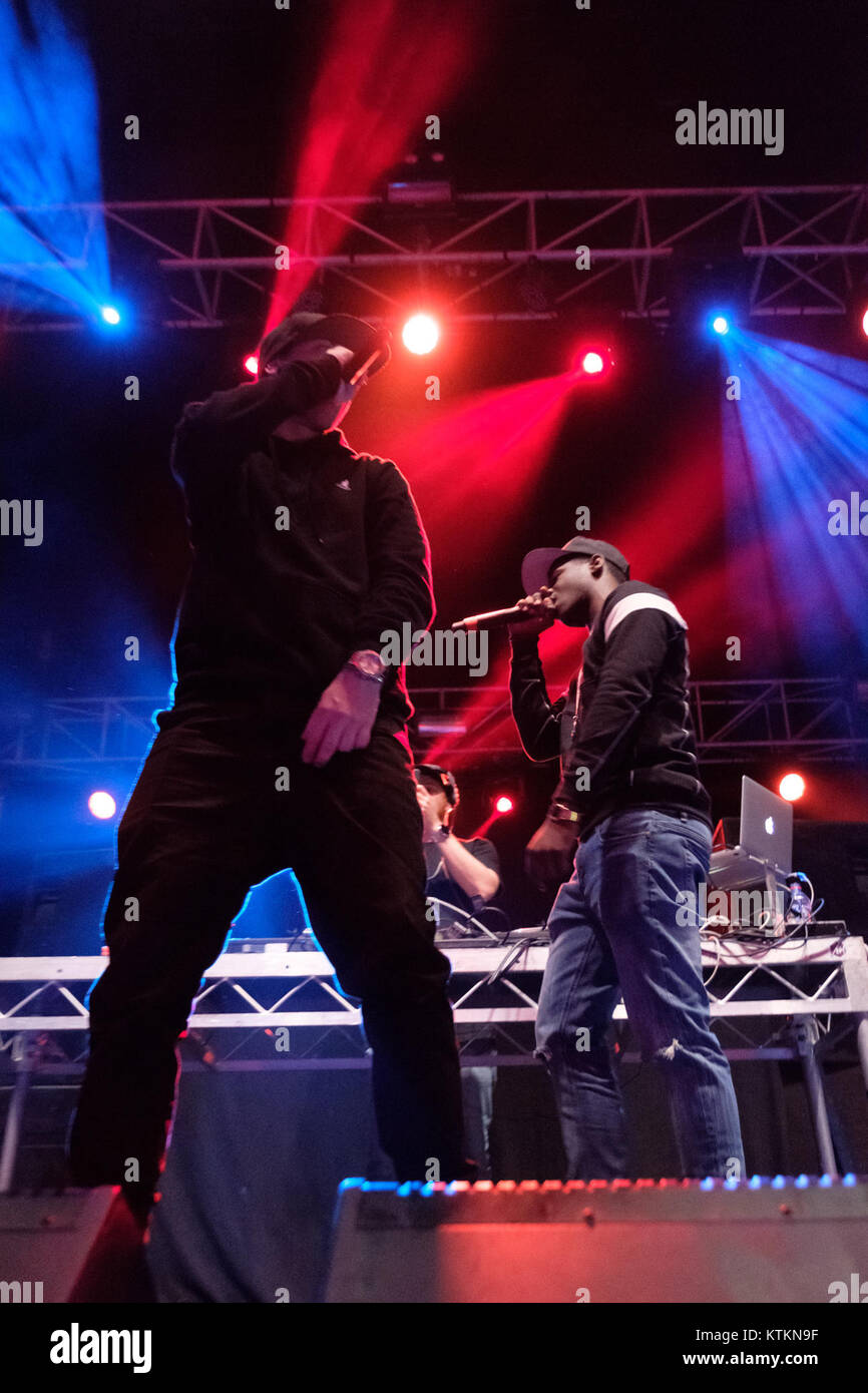 Dieses Bild zeigt B Nasty 2016 in Metro City. Die Vorstellung fängt die Energie und Atmosphäre der Veranstaltung ein und zeigt die Präsenz des Künstlers und seinen Beitrag zur Live-Musikszene. Stockfoto