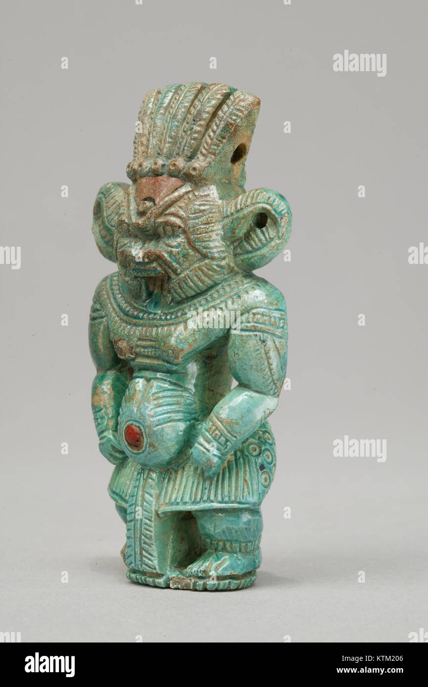 Die Figur „Bes“ ist ein altägyptisches Artefakt, das den Gott Bes darstellt. Die Statue ist Teil der Sammlung des Metropolitan Museum of Art, die ägyptische religiöse Kunst und Mythologie darstellt. Stockfoto