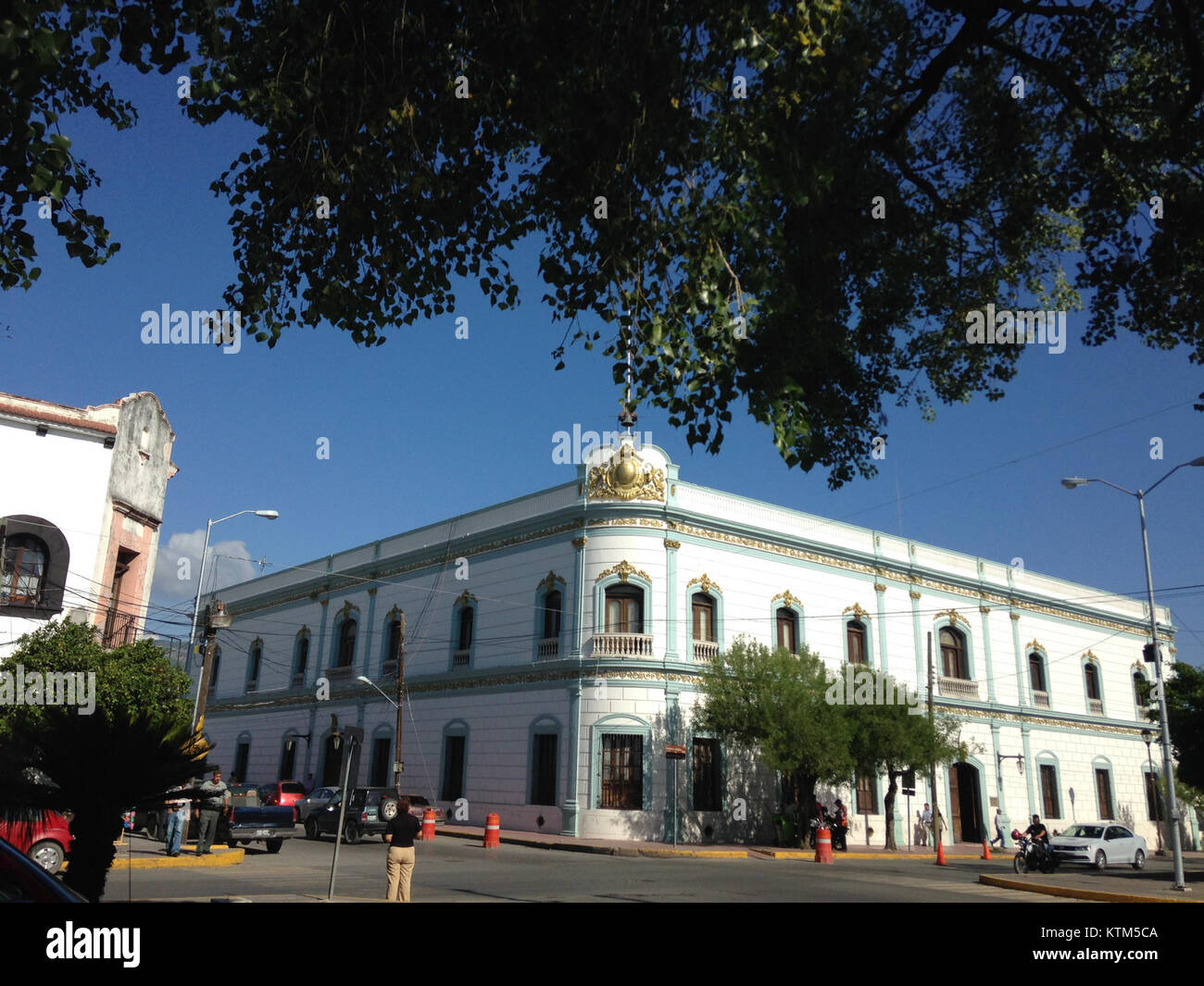Das Ayuntamiento (Rathaus) von Ciudad Victoria, Mexiko, dient als kommunales Regierungszentrum und ist ein wichtiges historisches und kulturelles Wahrzeichen der Stadt. Stockfoto