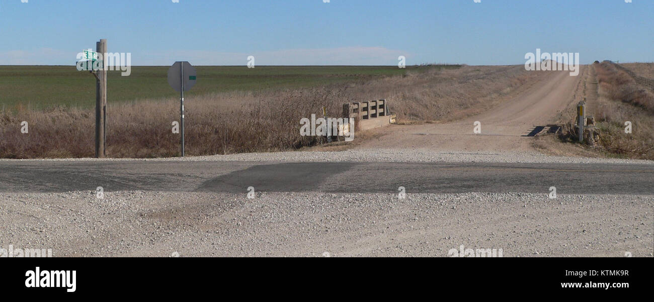 Die Barton County Bridge 222 in Missouri ist ein historisches Gebäude, das für seine einzigartigen architektonischen Merkmale und seine Rolle in der Transportgeschichte der regionâ bekannt ist. Sie überspannt eine örtliche Wasserstraße und erleichtert so die Fahrt zwischen wichtigen Bereichen. Stockfoto