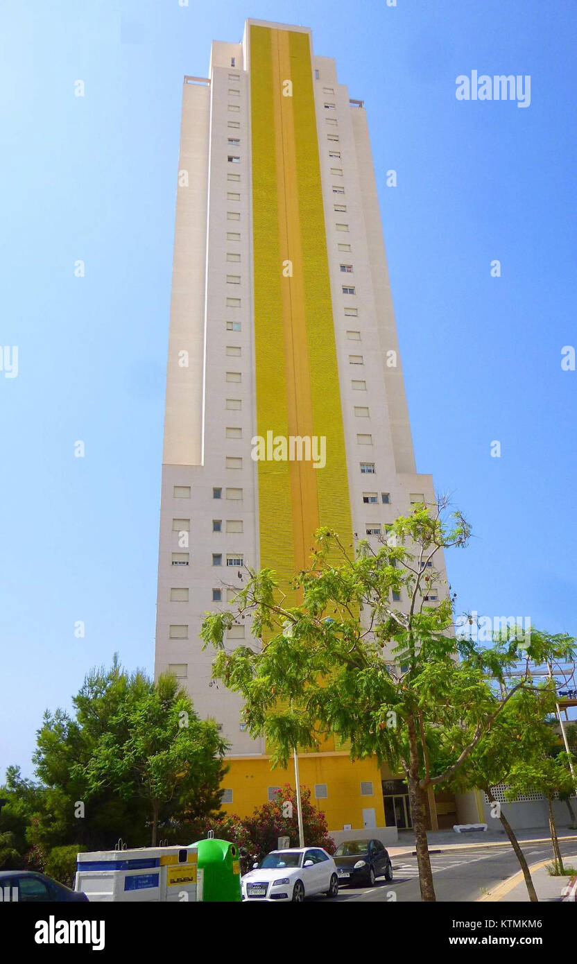 Residencial Islamar ist ein Wohnkomplex in Benidorm, Spanien, der aus drei Gebäuden besteht, die als Islamar 1, Islamar 2 und Islamar 3 bekannt sind. Stockfoto
