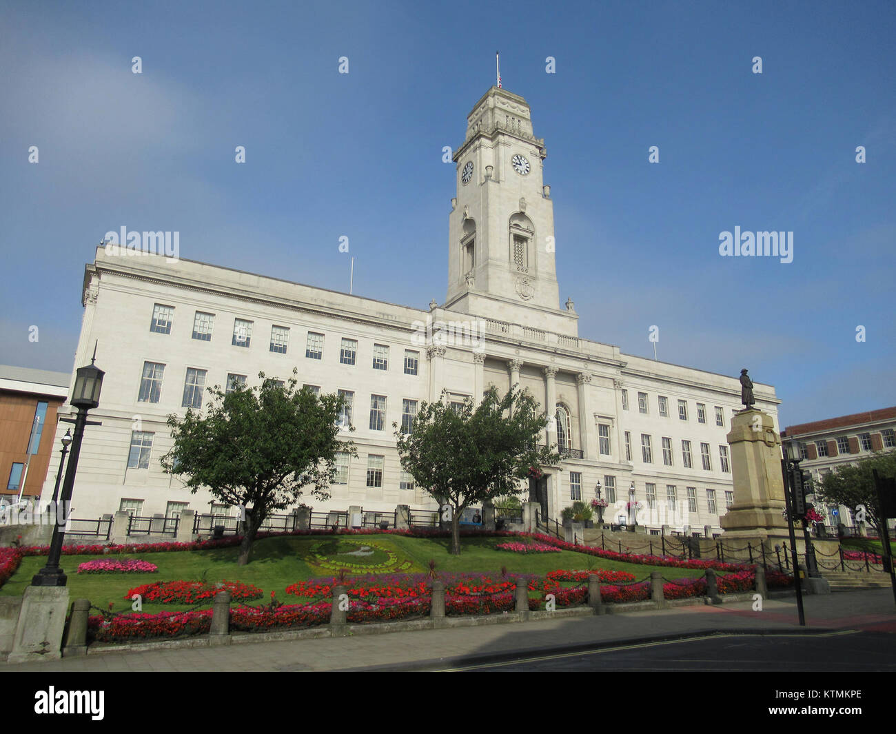 Barnsley bezieht sich auf ein Bild eines Ortes, wahrscheinlich Barnsley, England, der seine Architektur oder Landschaft einfängt, die für den historischen und kulturellen Kontext der Region relevant ist. Stockfoto