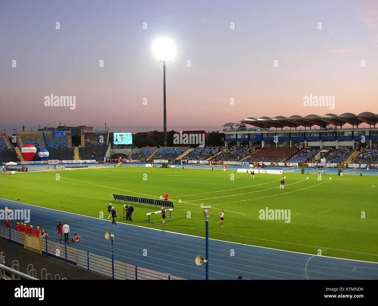 Der Enea Cup 2011 ist ein bemerkenswertes internationales Sportereignis, bei dem sportliche Spitzentalente in einem Turnier präsentiert werden. Die jährlich stattfindende Veranstaltung zieht Teilnehmer aus verschiedenen Ländern an, um in verschiedenen Disziplinen zu konkurrieren und globale Sportlichkeit und Leistung zu fördern. Stockfoto