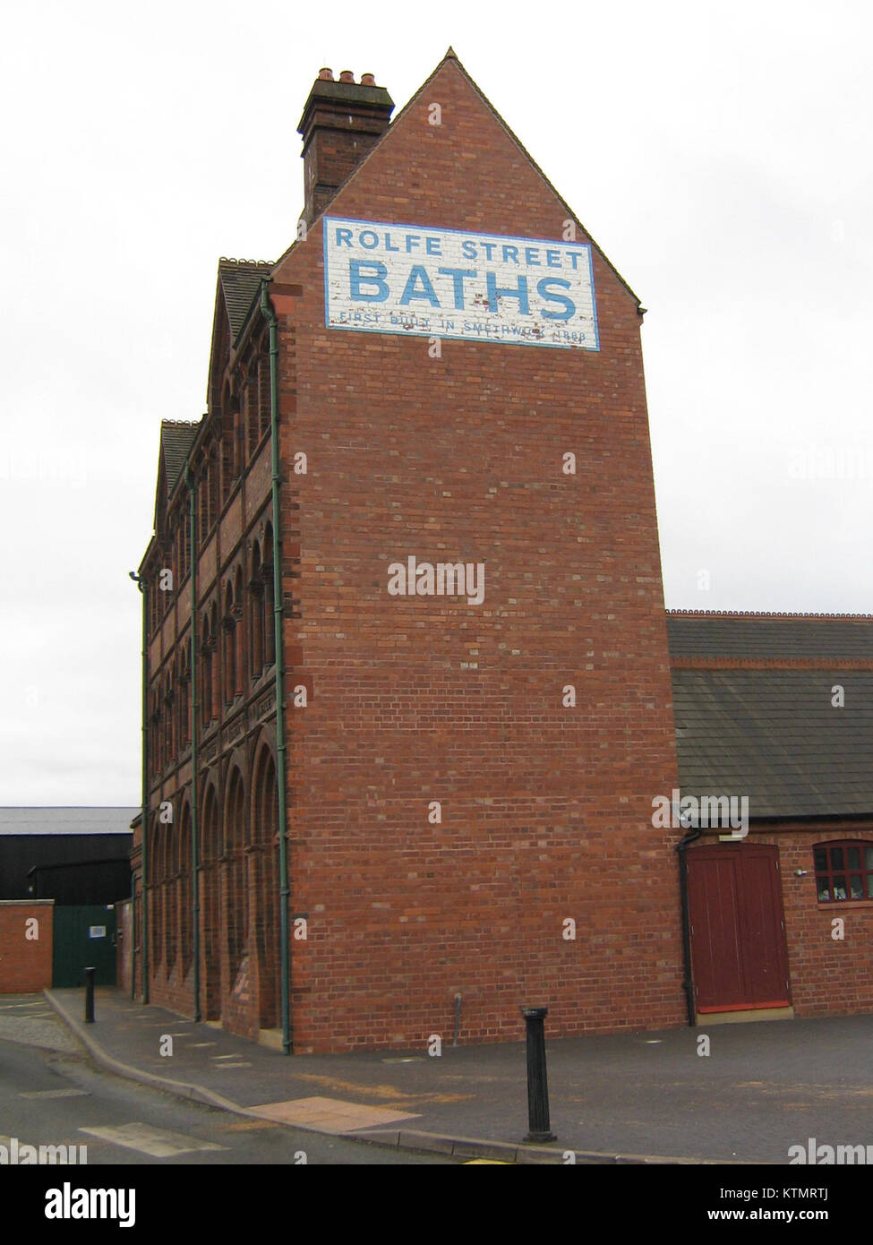 Das BCLM (Black Country Living Museum) ist ein Freilichtmuseum in Dudley, Großbritannien. Diese Vorderansicht, die mit der Katalognummer 395 identifiziert wird, zeigt eine bedeutende Szene der Ausstellungsstücke und Gebäude des Museums. Stockfoto