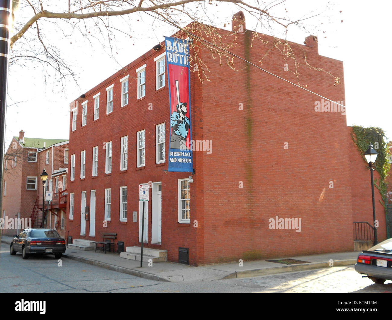 Das Babe Ruth Birthplace Museum in Baltimore, Maryland, bewahrt die Geschichte des legendären Baseballspielers Babe Ruth. Das Museum feiert sein frühes Leben und seine Beiträge zum Baseball-Sport. Stockfoto