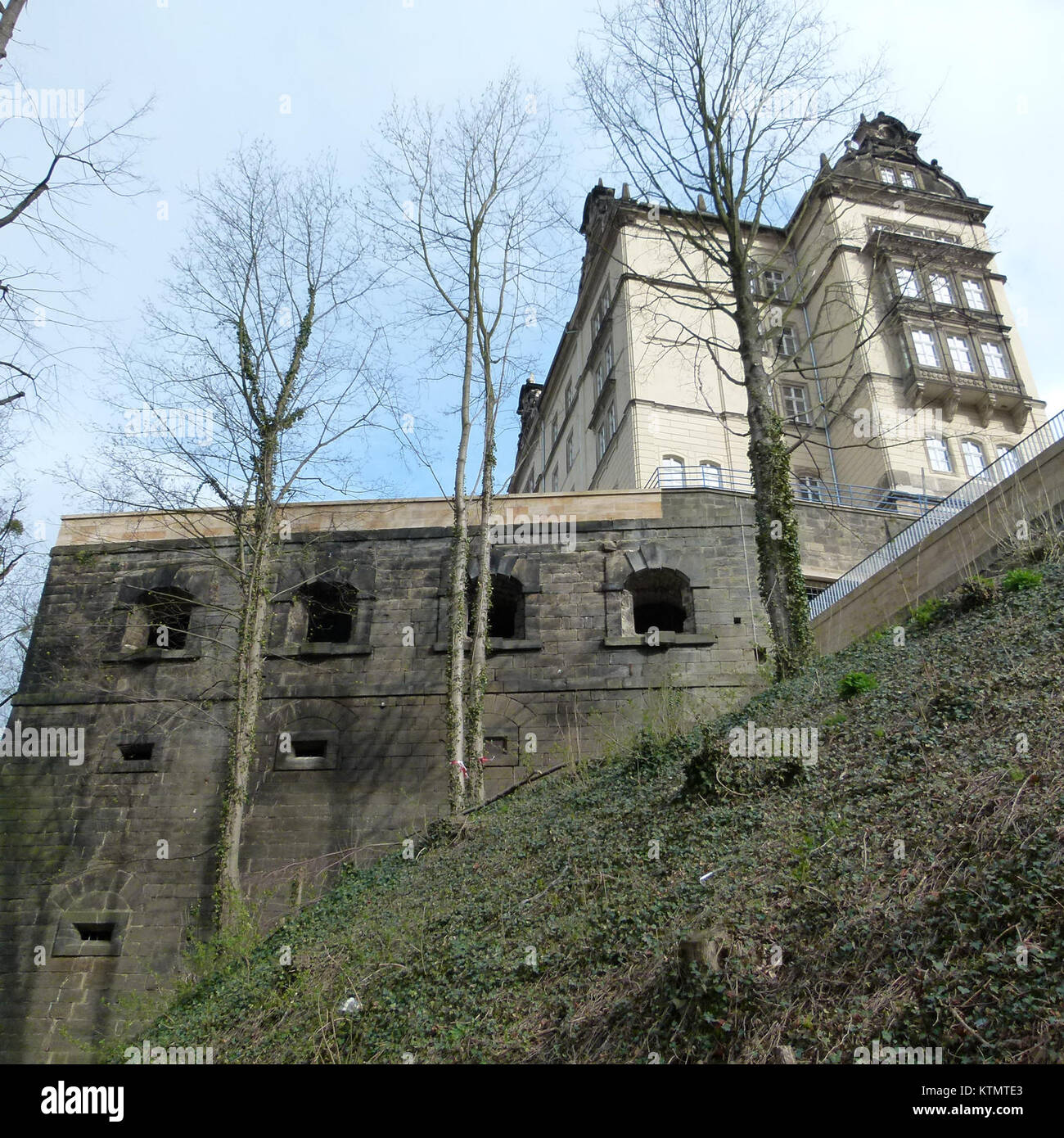 Eine historische Militärbefestigung bei Sonnenstein in Pirna, bekannt für ihre strategische Bedeutung zu Beginn des 19. Jahrhunderts. Stockfoto