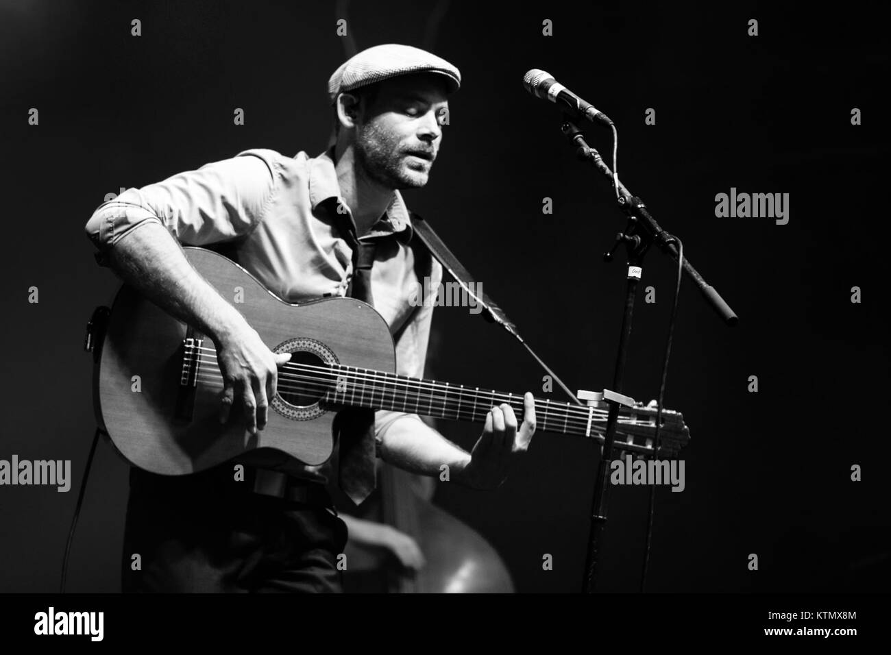 Dieses Bild fängt Balimurphys Auftritt beim Brüsseler Sommerfestival 2012 ein und zeigt ihre Live-Musik und Präsenz bei dieser renommierten Kulturveranstaltung, die jährlich in Brüssel stattfindet. Stockfoto