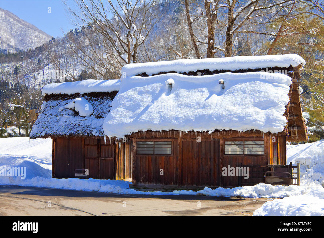 Gassho - Gassho-zukuri Ferienhaus am Ogimachi Dorf in Shirakawago, von der UNESCO zum Weltkulturerbe Stockfoto