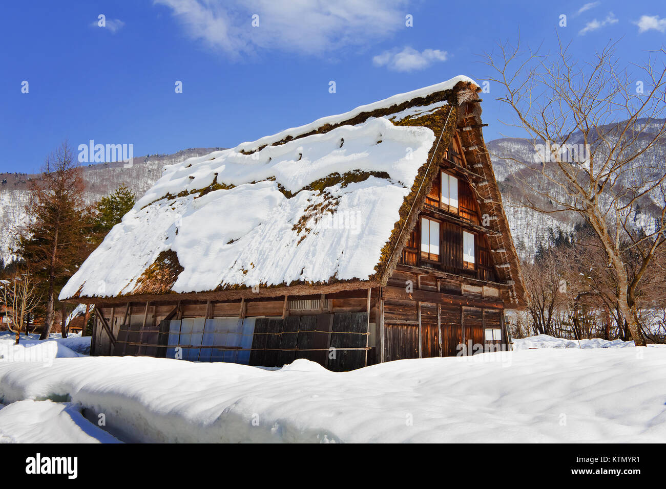 Gassho - Gassho-zukuri Ferienhaus am Ogimachi Dorf in Shirakawago, von der UNESCO zum Weltkulturerbe Stockfoto