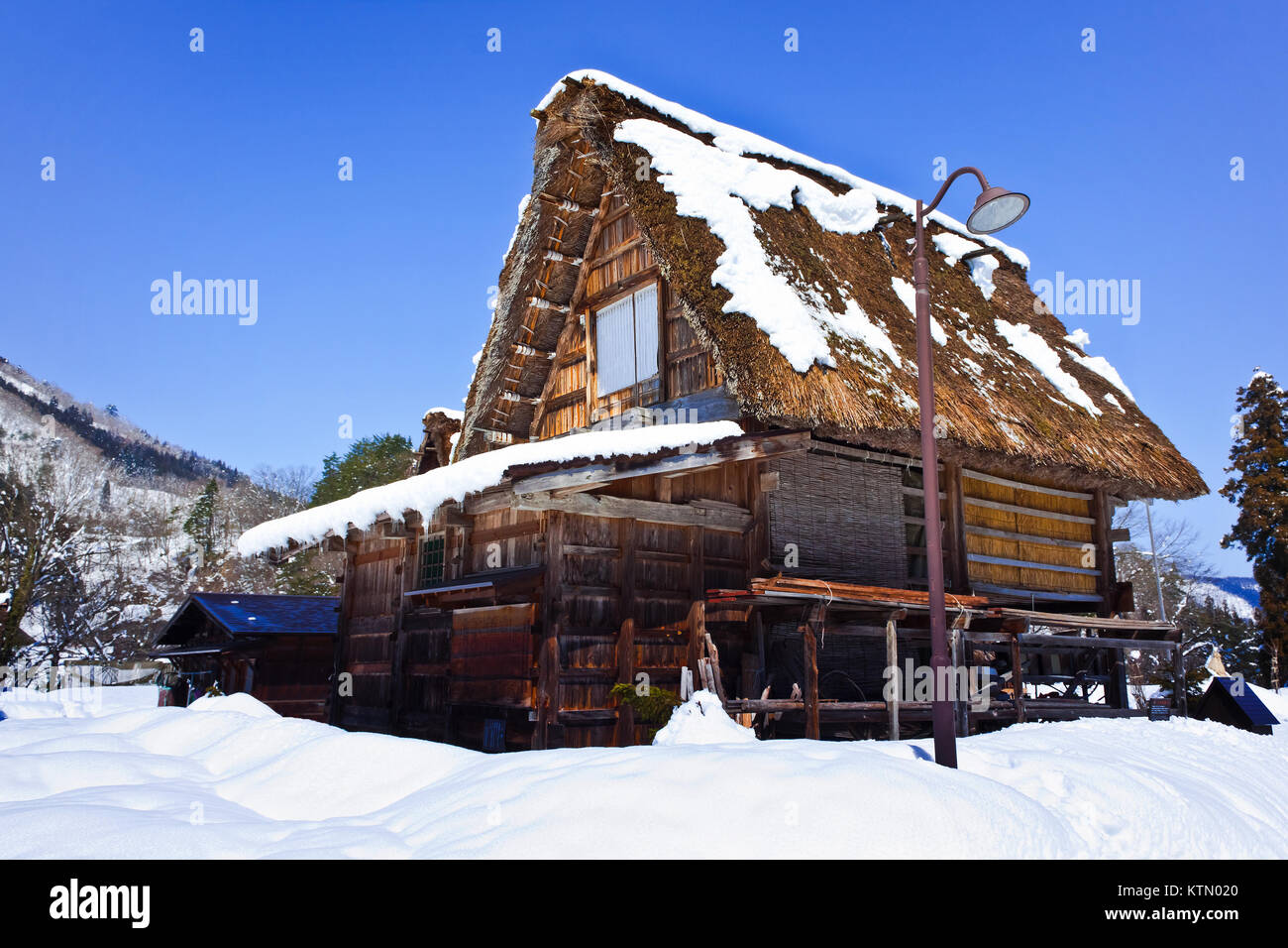 Gassho - Gassho-zukuri Ferienhaus am Ogimachi Dorf in Shirakawago, von der UNESCO zum Weltkulturerbe Stockfoto