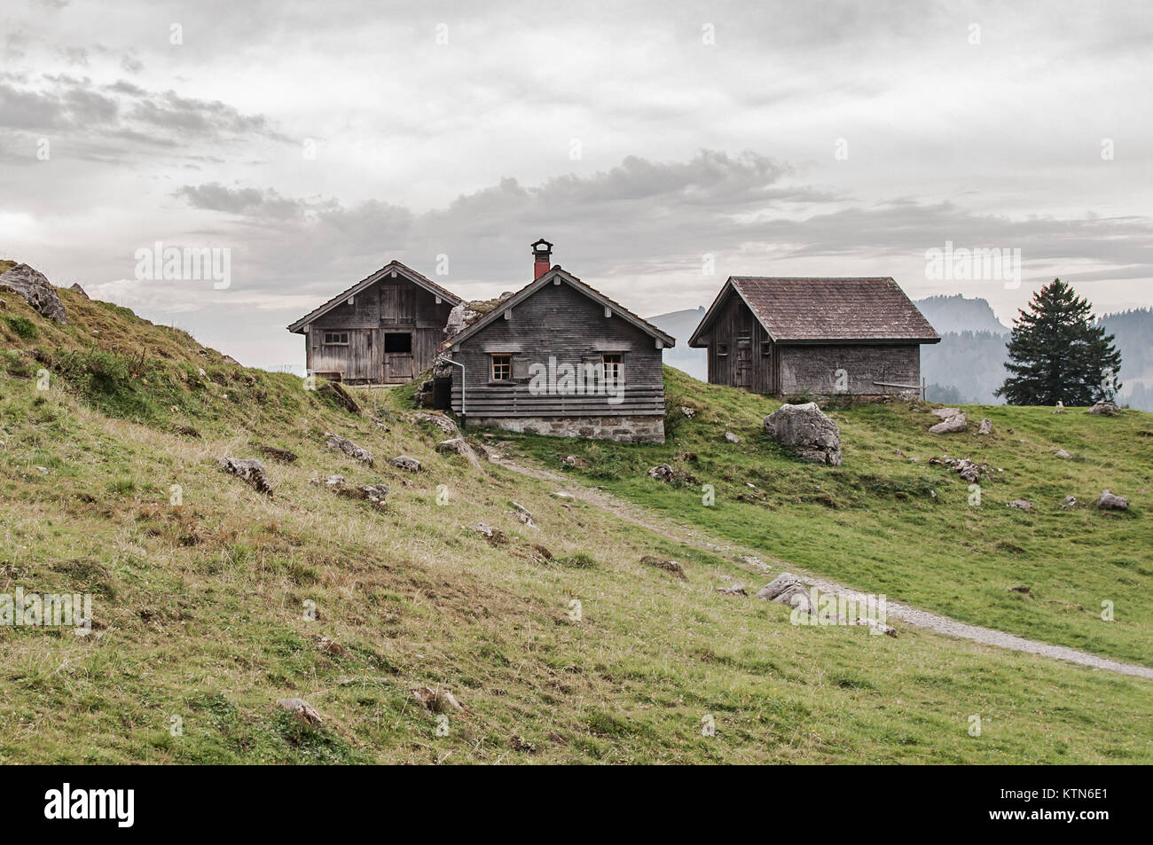 Kleine Häuser in den Schweizer Alpen Stockfoto