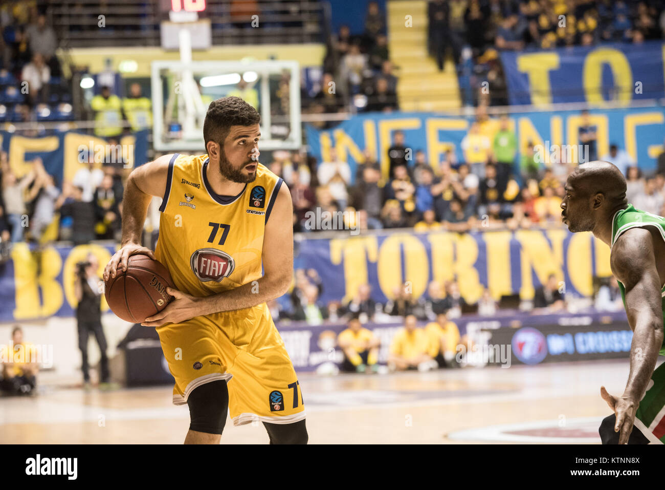 Turin, Italien. 26 Dez, 2017. Antonio Iannuzzi (Fiat Torino Auxilium) während der Basketball Eurocup spiel Fiat Torino Auxilium vs Unics Kazan. Unics Kazan gewann 72-79 in Turin, Pala Ruffini Italien 26. Dezember 2017. Credit: Alberto Gandolfo/Alamy leben Nachrichten Stockfoto