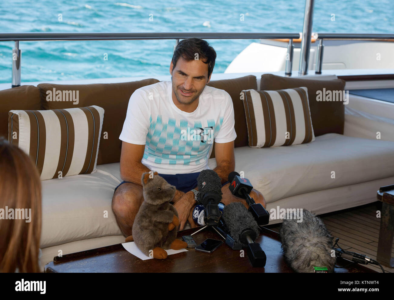 Tennisspieler Roger Federer besucht Rottnest Island an der Küste von Perth,  Wewstern, Australien, als Werbeaktion für seinen Auftritt beim Hopman Cup  Stockfotografie - Alamy