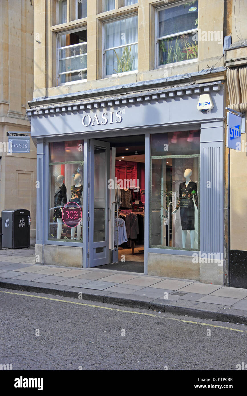 Oasis Damen Mode Shop, Badewanne Stockfoto