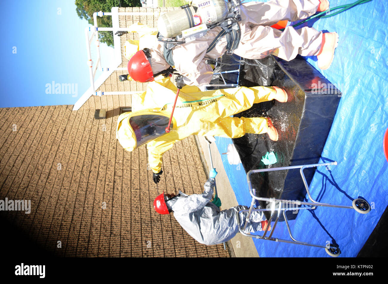 CAMP SMITH TRAINING WEBSITE, Cortlandt Manor, NEW YORK Fotos von Kapitän Mark Getman, New York Schutz mehr als dreihundert Mitglieder der freiwilligen Zustand Verteidigung von New York, New York Schutz, ihre jährliche einwöchige jährliche Ausbildung bei Camp Smith Training Website am 22. August. Soldaten der 88th Brigade, 15 Dekontamination Firma aus New York City und Long Island sind speziell ausgebildete New York Schutz Mitglieder, die chemischen, biologischen, radiologischen Dekontamination Unterstützung der New Yorker Nationalgarde und, wenn erforderlich. Während dieser Woche der jährlichen t Stockfoto