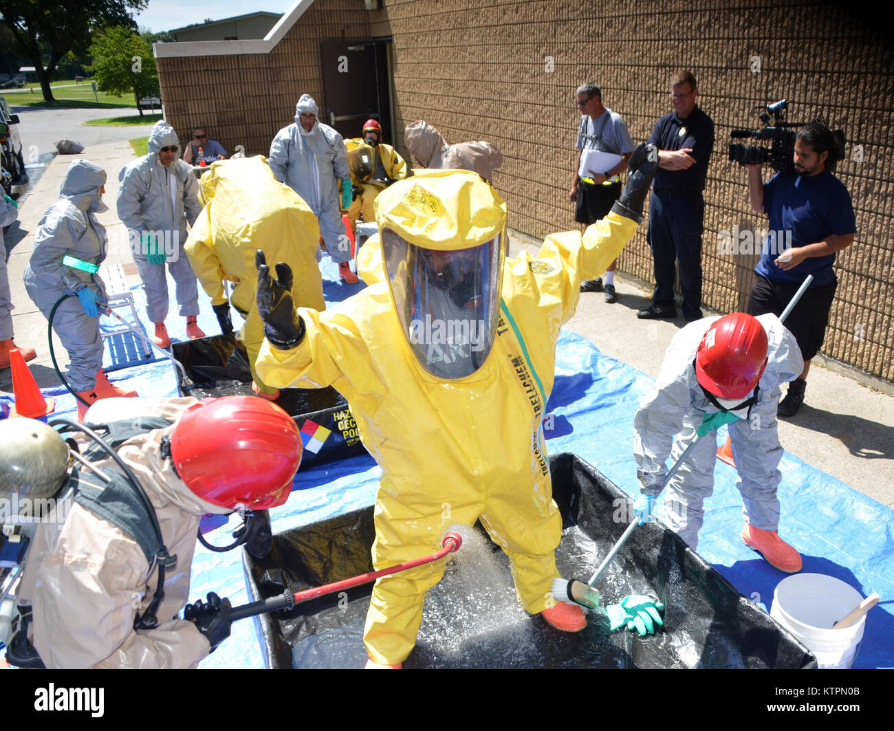 CAMP SMITH TRAINING WEBSITE, Cortlandt Manor, NEW YORK Fotos von Kapitän Mark Getman, New York Schutz mehr als dreihundert Mitglieder der freiwilligen Zustand Verteidigung von New York, New York Schutz, ihre jährliche einwöchige jährliche Ausbildung bei Camp Smith Training Website am 22. August. Soldaten der 88th Brigade, 15 Dekontamination Firma aus New York City und Long Island sind speziell ausgebildete New York Schutz Mitglieder, die chemischen, biologischen, radiologischen Dekontamination Unterstützung der New Yorker Nationalgarde und, wenn erforderlich. Während dieser Woche der jährlichen t Stockfoto