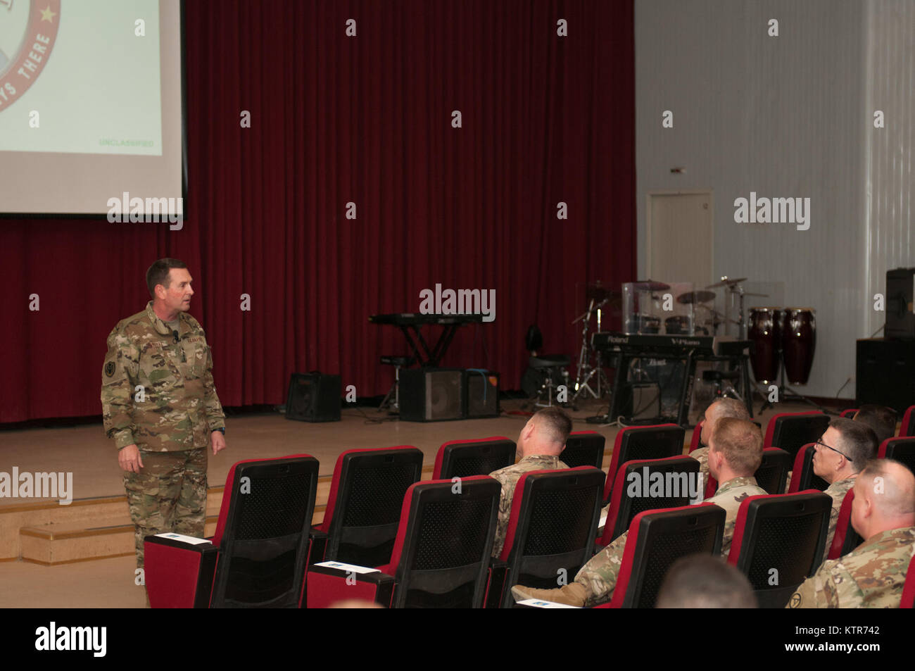 U.S. Army National Guard Personal täglichen Pflichten und Leben. Arbeit, Ausbildung, Hilfe, Unterstützung, Menschen-, Event-, Lehren und Lernen. Soldaten, Matrosen, Flieger, Militär, Soldaten, Service, Pflicht. Stockfoto