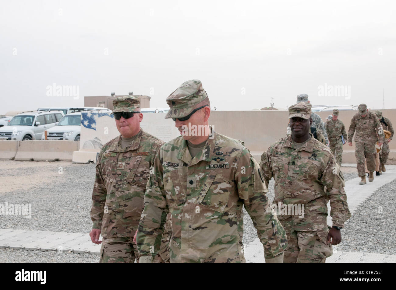 U.S. Army National Guard Personal täglichen Pflichten und Leben. Arbeit, Ausbildung, Hilfe, Unterstützung, Menschen-, Event-, Lehren und Lernen. Soldaten, Matrosen, Flieger, Militär, Soldaten, Service, Pflicht. Stockfoto