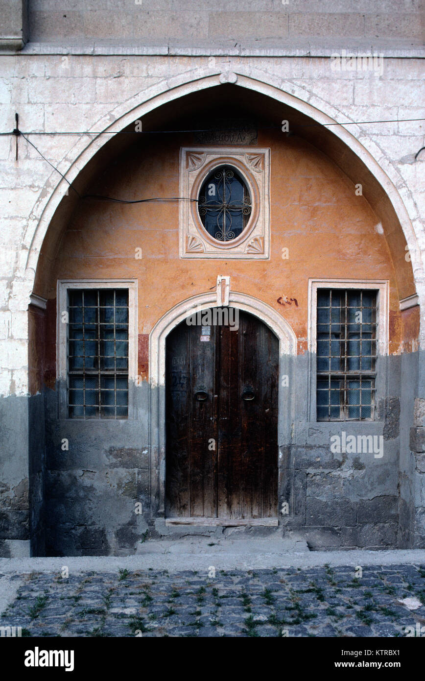 Aufwändig gestaltete Türen der ehemalige griechische Häuser in Mustafapasa, ehemals Sinasos, Nevsehir, Kappadokien, Türkei Stockfoto