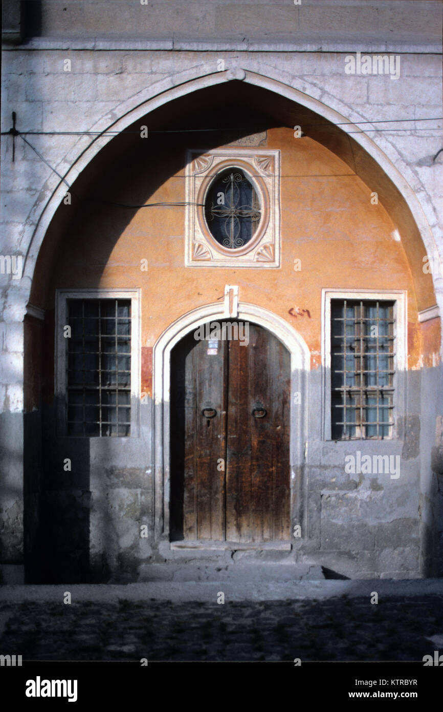 Aufwändig gestaltete Türen der ehemalige griechische Häuser in Mustafapasa, ehemals Sinasos, Nevsehir, Kappadokien, Türkei Stockfoto