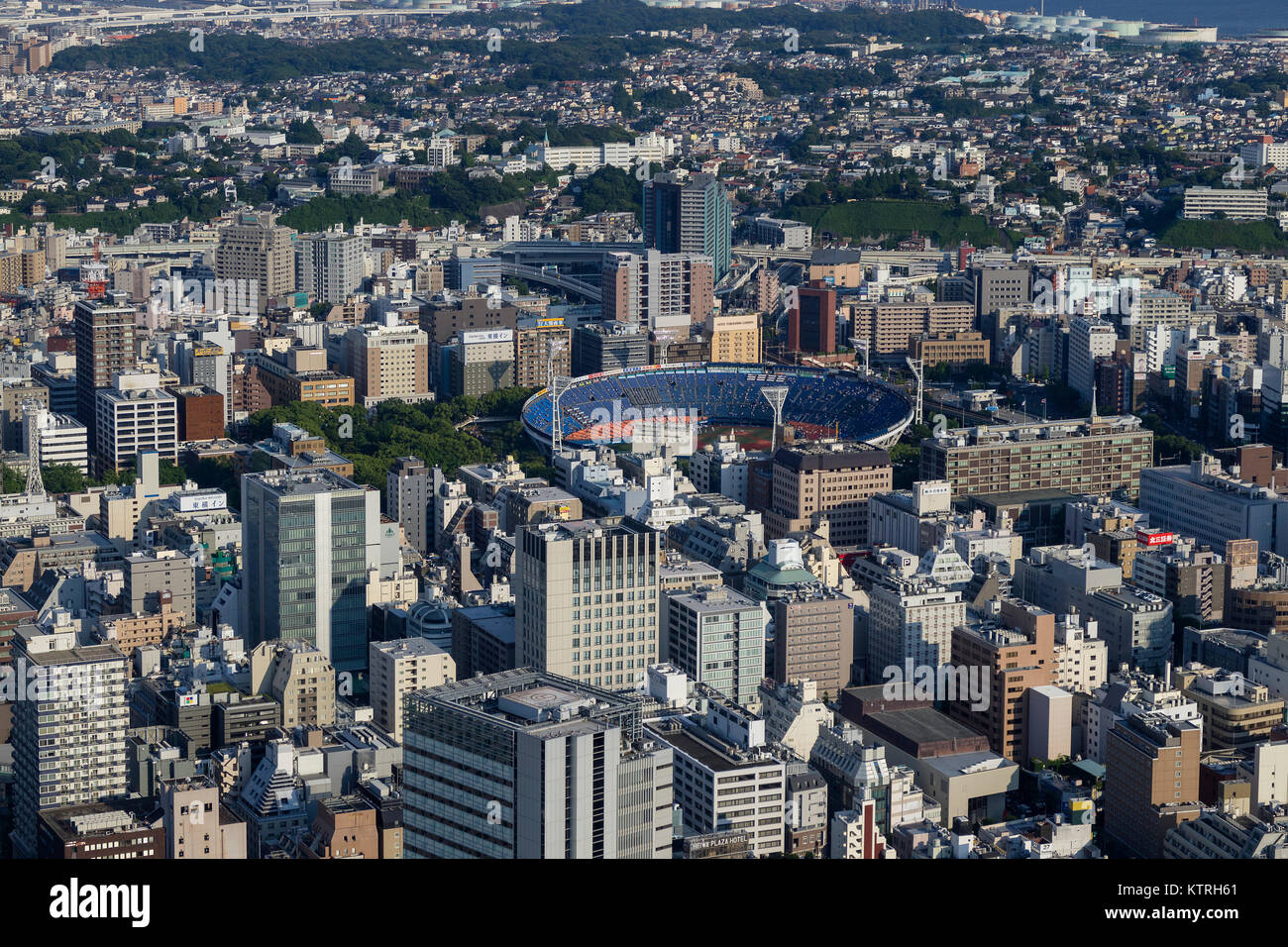 Yokohama, Japan, 15. Juni 2017; Yokohama Baseball Stadium von der Aussichtsplattform des Landmark Tower gesehen Stockfoto