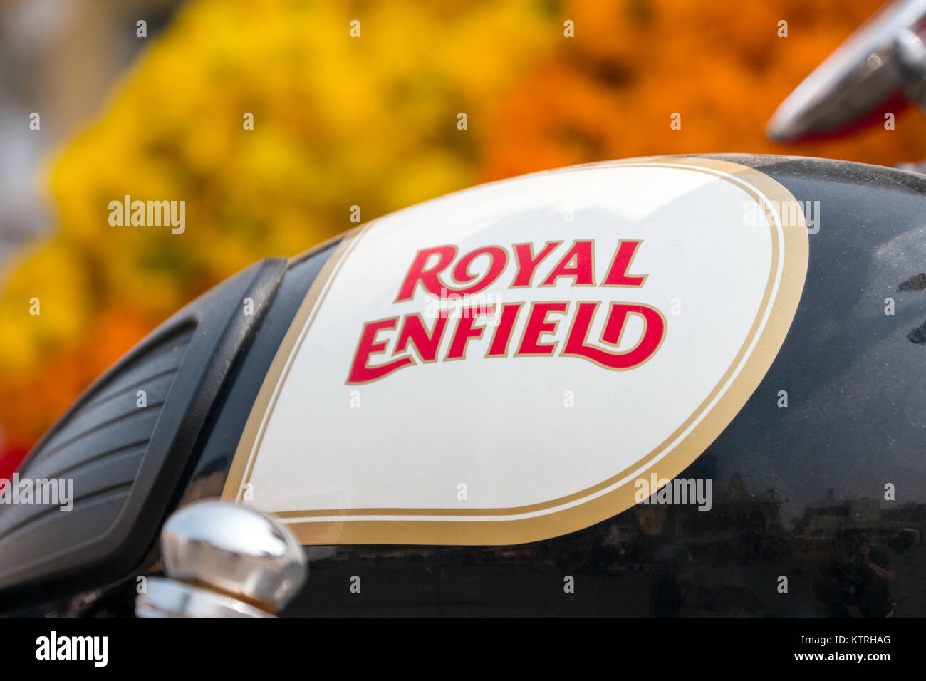Eine Royal Enfield Bullet Motorrad in Rajasthan, Indien Stockfoto