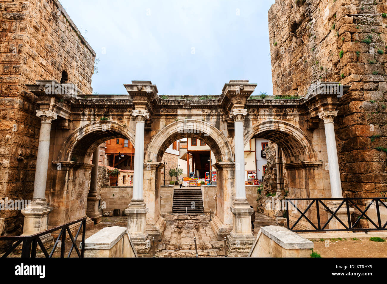 Historischen Hadrianstor in Altstadt von Antalya, Türkei. Stockfoto