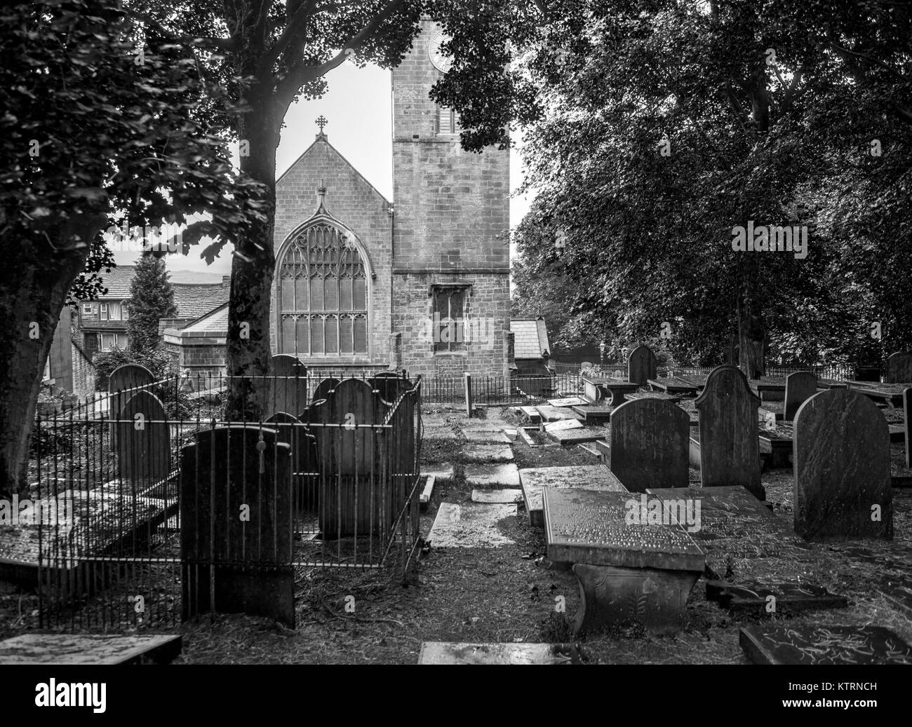 Kirche und dem Friedhof von Bront' Parsonage Museum, Haworth, West Yorkshire, England Stockfoto