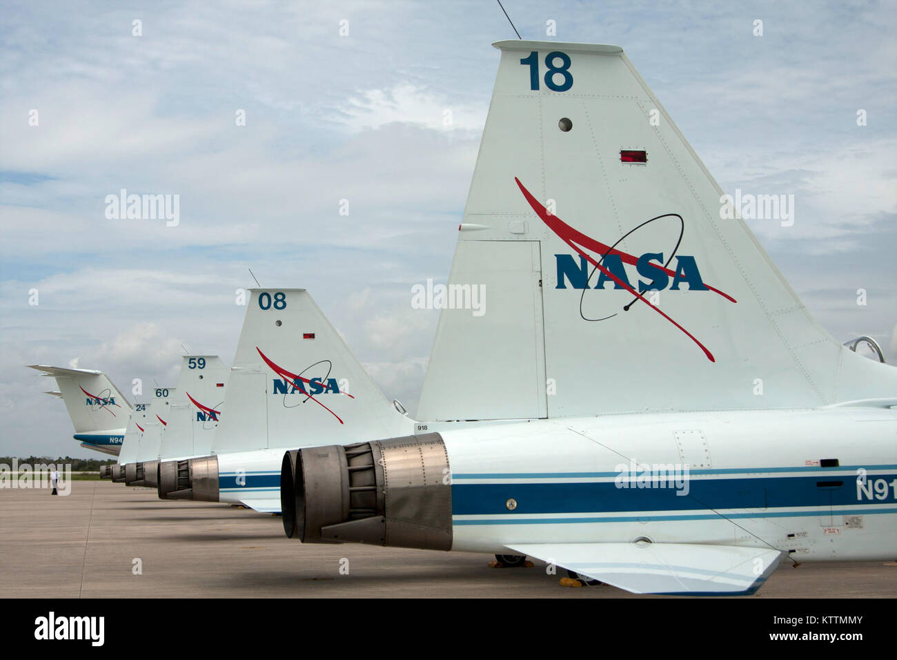 Die Nationale Luft- und Raumfahrtbehörde benutzt T-38 Flugzeuge als Trainer für Astronauten, Beobachter und Chase Flugzeuge auf Programme wie das Space Shuttle. STS-135 Marken der 109 Space Shuttle rescue support Mission für die 106 Rettung Flügel, und der letzte Start eines Space Shuttle. Stockfoto