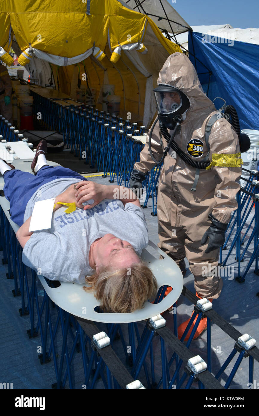 U.S. Army National Guard Personal täglichen Pflichten und Leben. Arbeit, Ausbildung, Hilfe, Unterstützung, Menschen-, Event-, Lehren und Lernen. Soldaten, Matrosen, Flieger, Militär, Soldaten, Service, Pflicht. Stockfoto