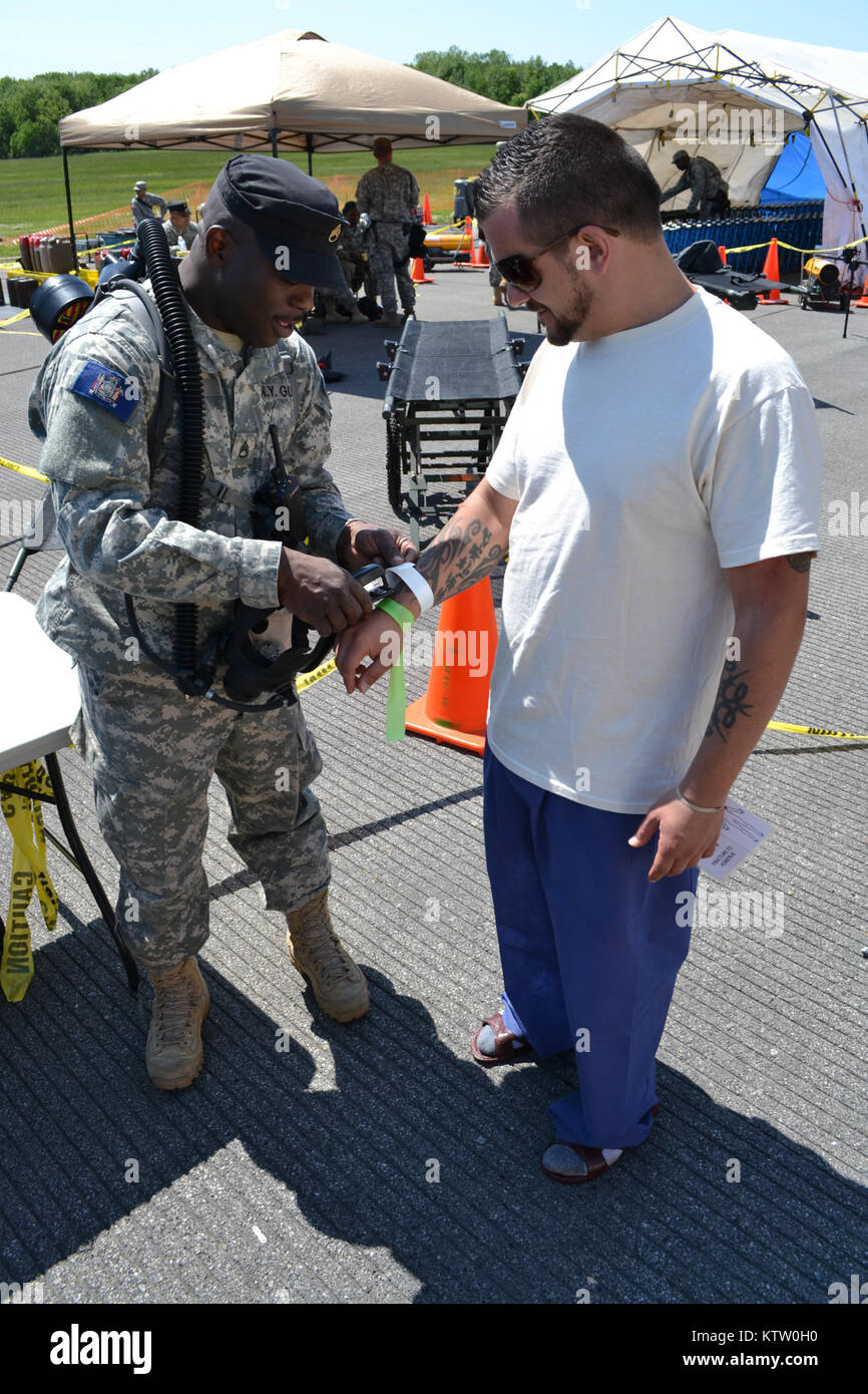 U.S. Army National Guard Personal täglichen Pflichten und Leben. Arbeit, Ausbildung, Hilfe, Unterstützung, Menschen-, Event-, Lehren und Lernen. Soldaten, Matrosen, Flieger, Militär, Soldaten, Service, Pflicht. Stockfoto