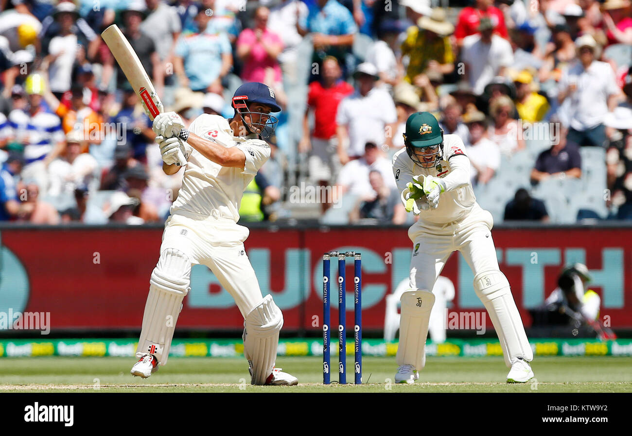 England spielt ashot wie Tim Paine bei Tag zwei der Asche Test Match am Melbourne, Melbourne Circket Boden aussieht. Stockfoto