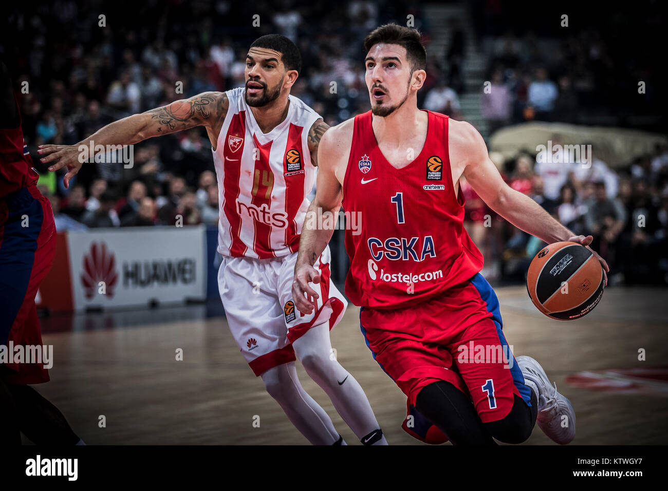 Guard Nando de Colo von CSKA Moskau Drives zum Korb während des Spiels Stockfoto