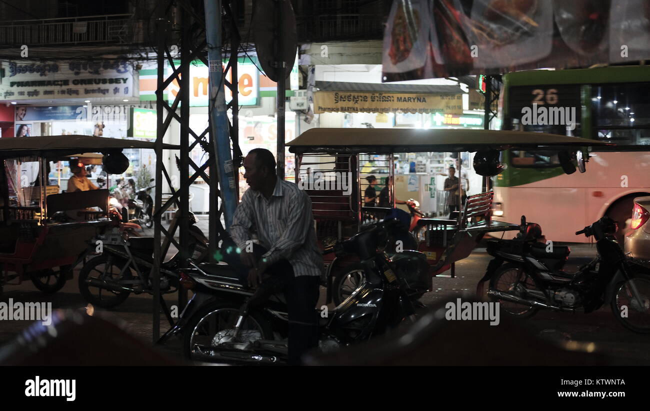 Street View im Capitol Restaurant und Pension Oknha Tep Phan Straße 182 Phnom Penh Kambodscha in der Nähe von Orussey-markt Stockfoto