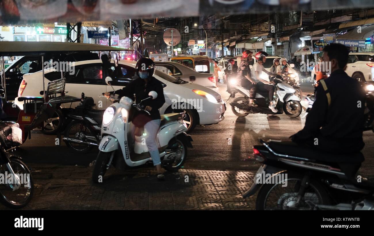 Street View im Capitol Restaurant und Pension Oknha Tep Phan Straße 182 Phnom Penh Kambodscha in der Nähe von Orussey-markt Stockfoto