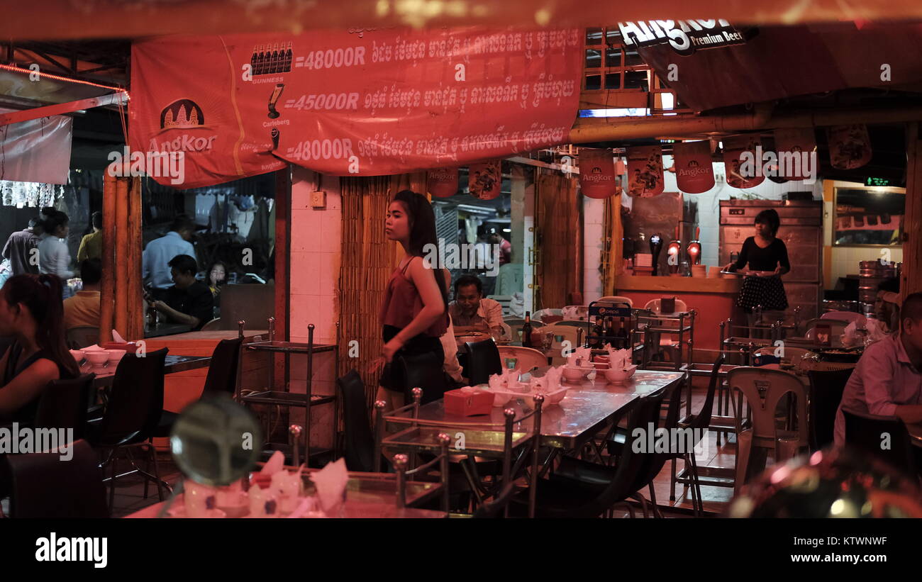 Restaurant 113 Street Phnom Penh Kambodscha Nacht Stockfoto