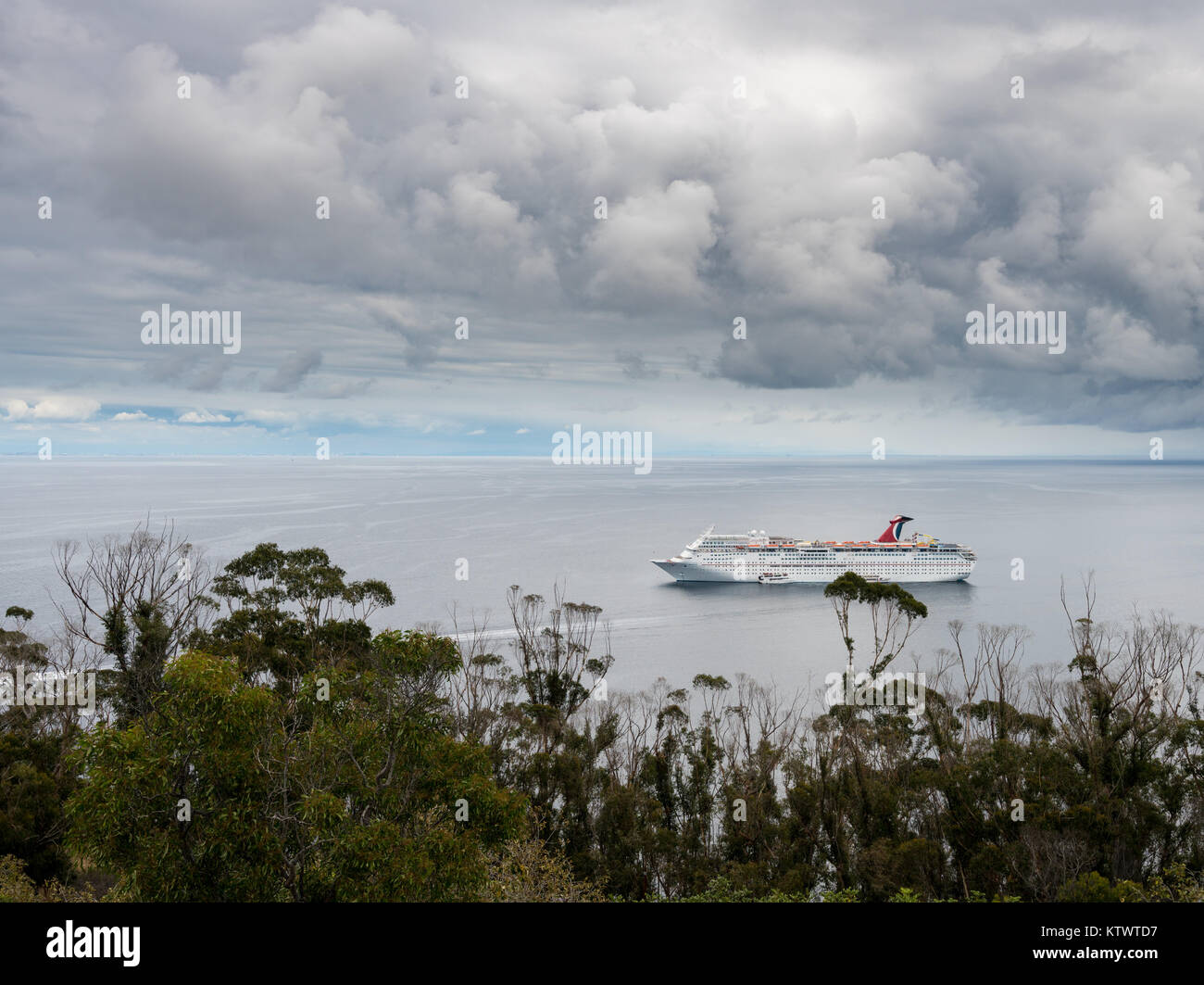 Carnival Cruise Ship visits Avalon auf Catalina Island Stockfoto