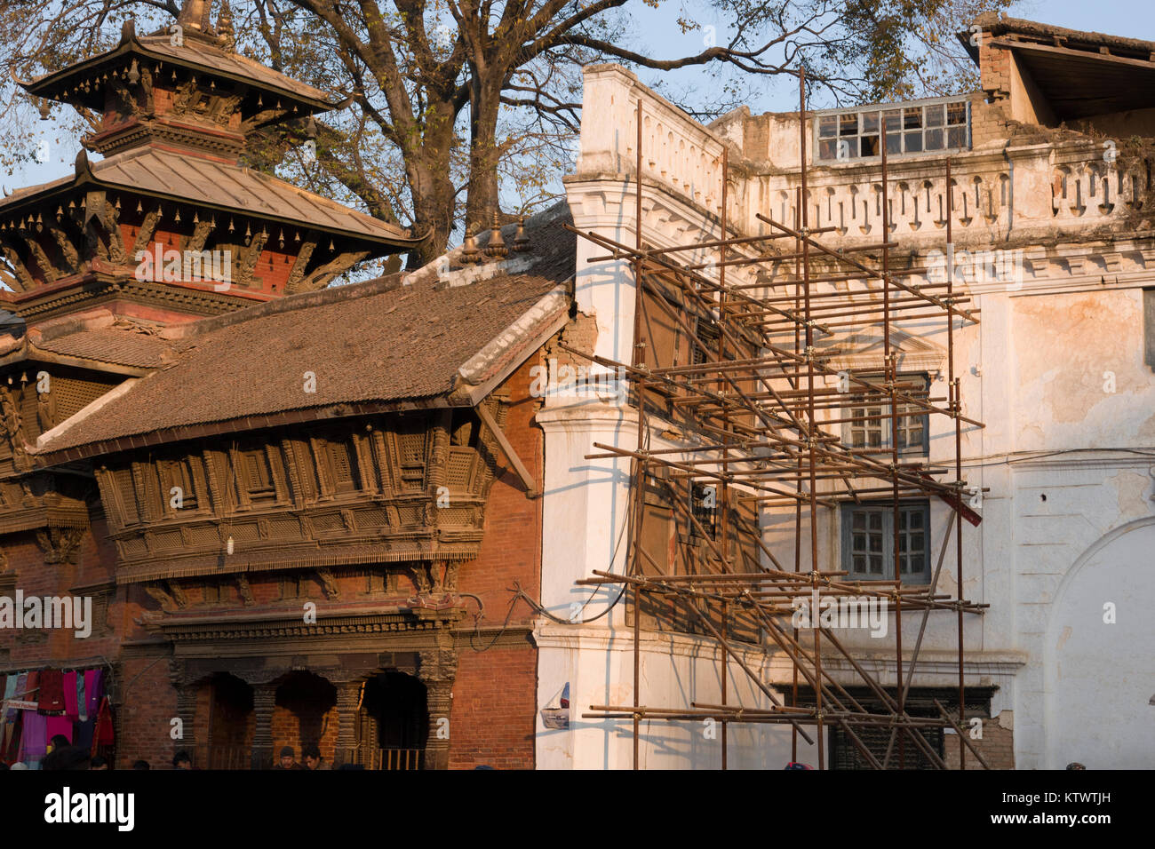 Erdbeben beschädigte Gebäude in Kathmandu Durbar Square, Nepal Stockfoto